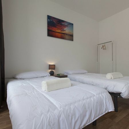 Guest House First Floor Lagos Buitenkant foto