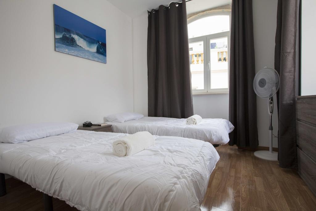 Guest House First Floor Lagos Buitenkant foto