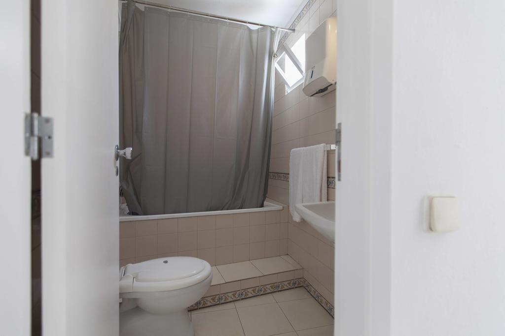 Guest House First Floor Lagos Buitenkant foto